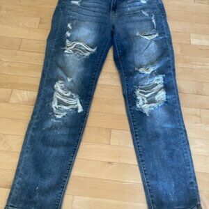 Judy Blue Mid Rise Boyfriend Jeans 11/30